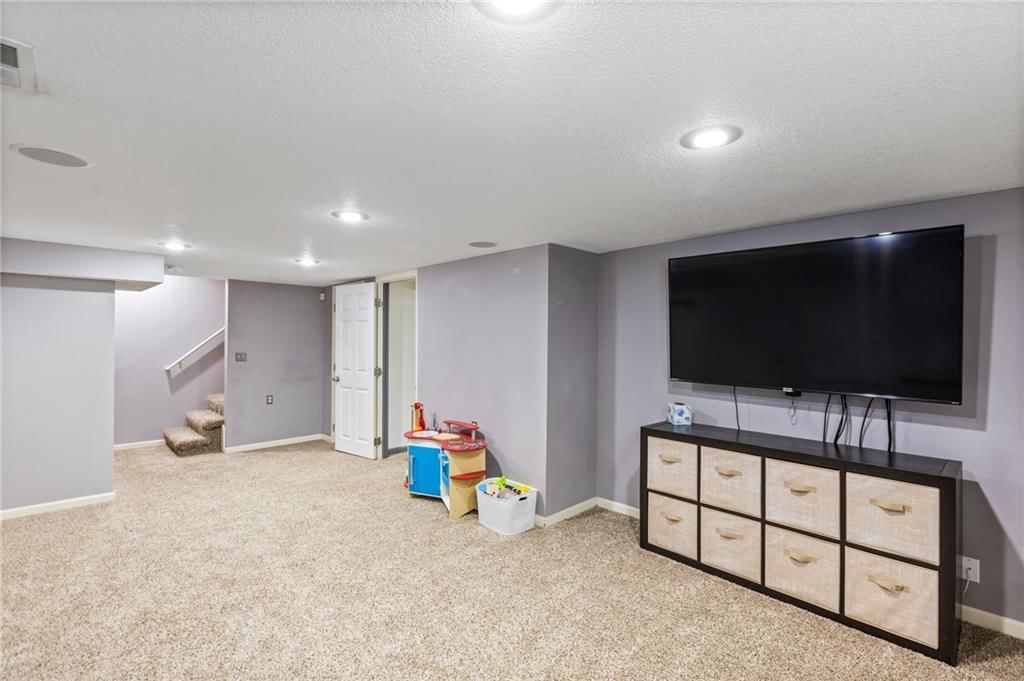14401 Craig Avenue — photo 28