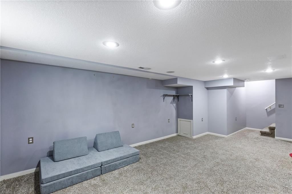 14401 Craig Avenue — photo 32