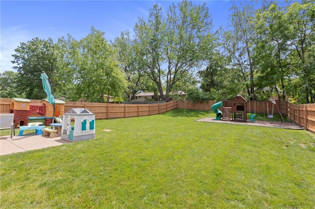 1601 E Haven Lane — photo 30