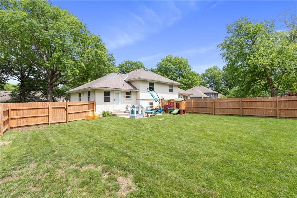 1601 E Haven Lane — photo 32