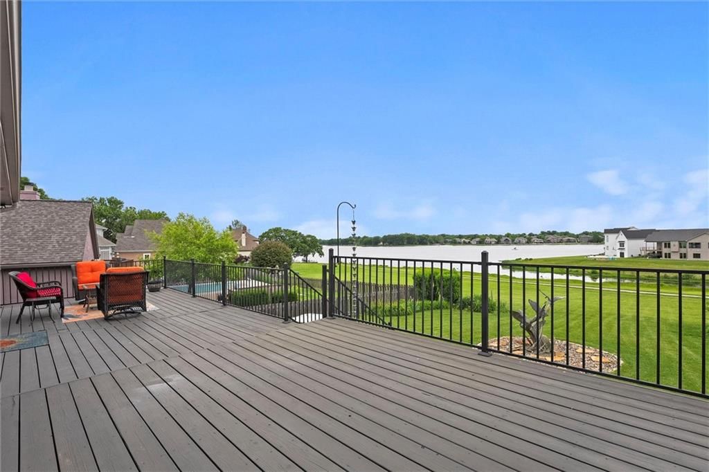 300 SW Green Teal Street — photo 46