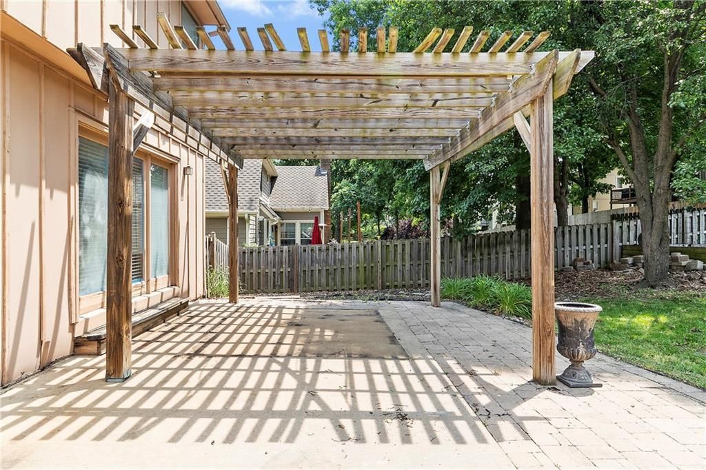 11207 W 109th Street — photo 32