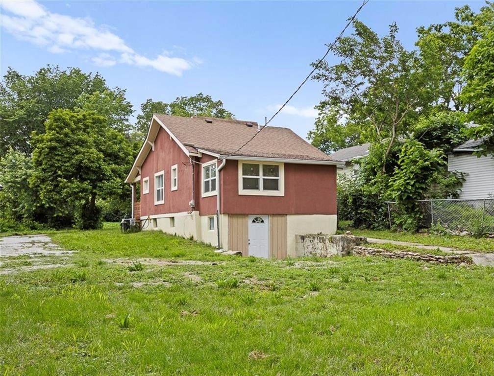 4239 Monroe Avenue — photo 17