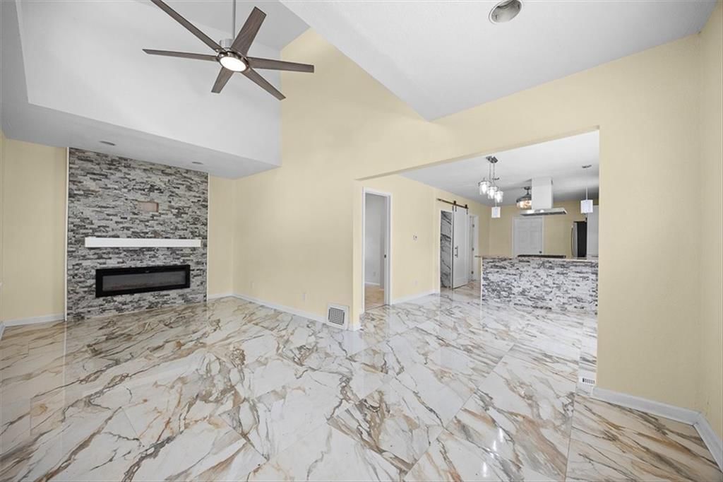 4239 Monroe Avenue — photo 10