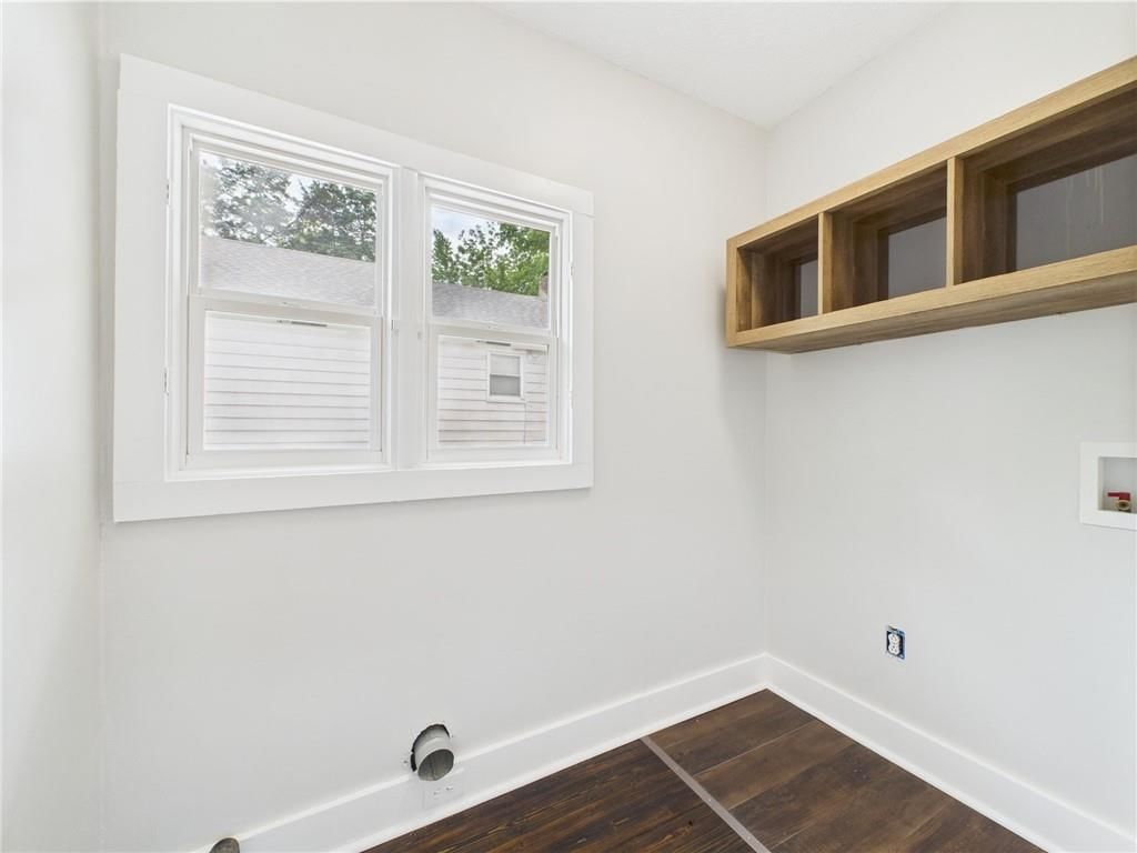 805 Beacon Avenue — photo 13
