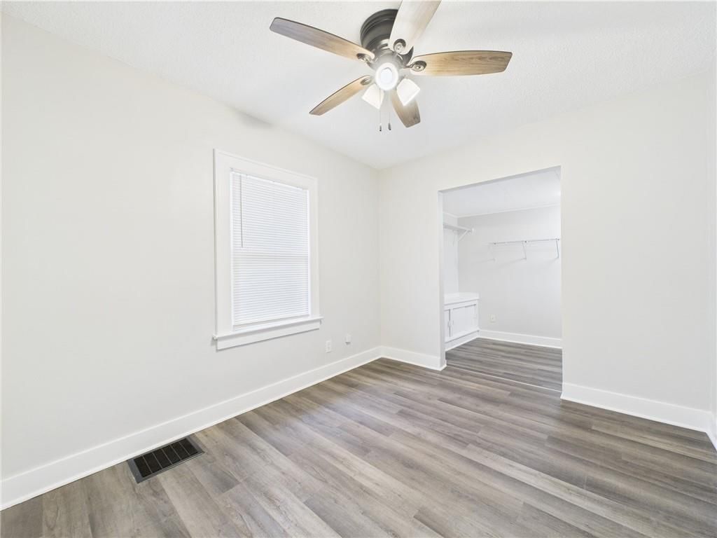 805 Beacon Avenue — photo 15