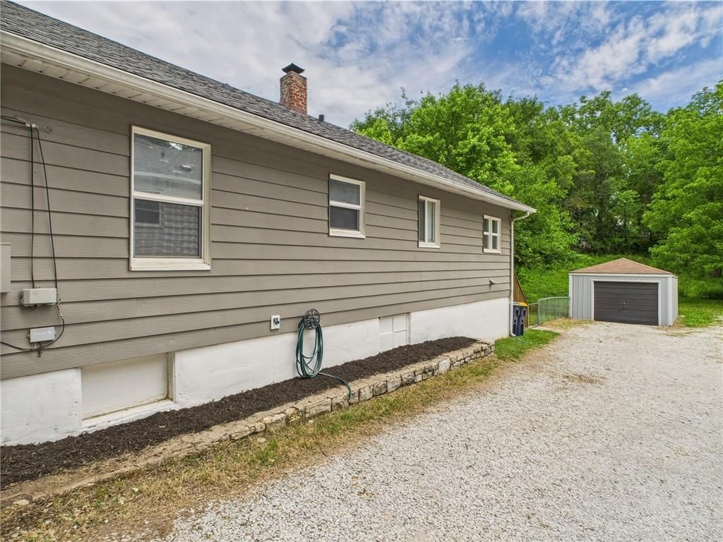 805 Beacon Avenue — photo 18