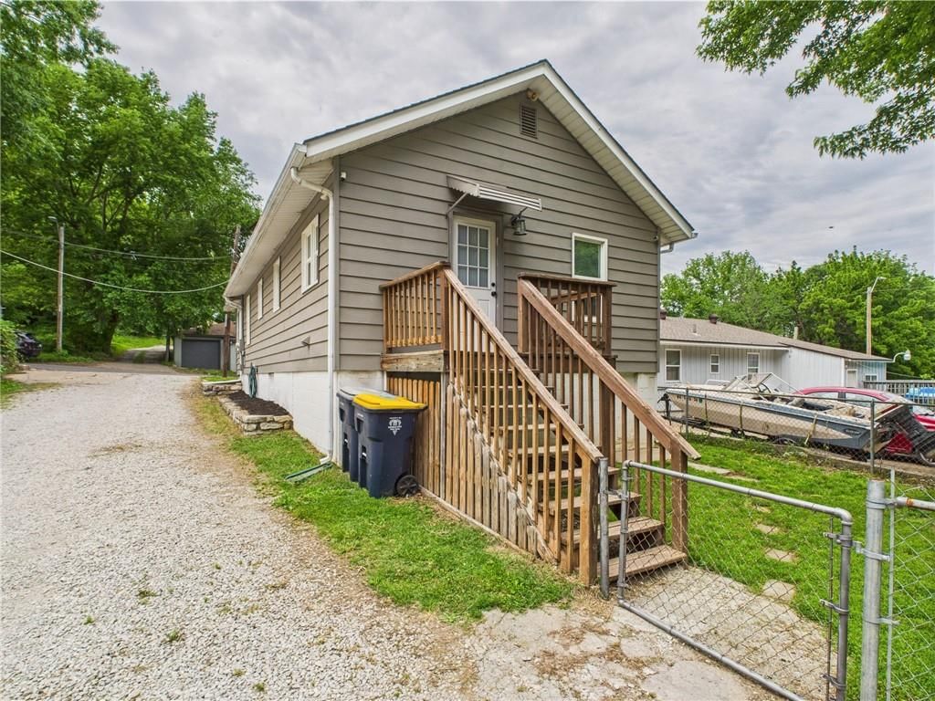 805 Beacon Avenue — photo 20