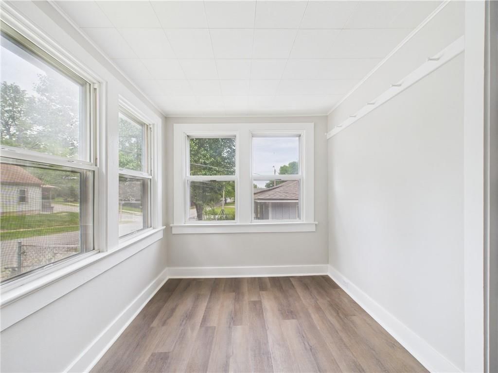 805 Beacon Avenue — photo 3
