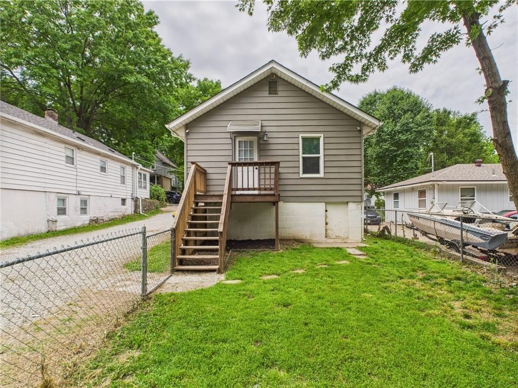 805 Beacon Avenue — photo 21
