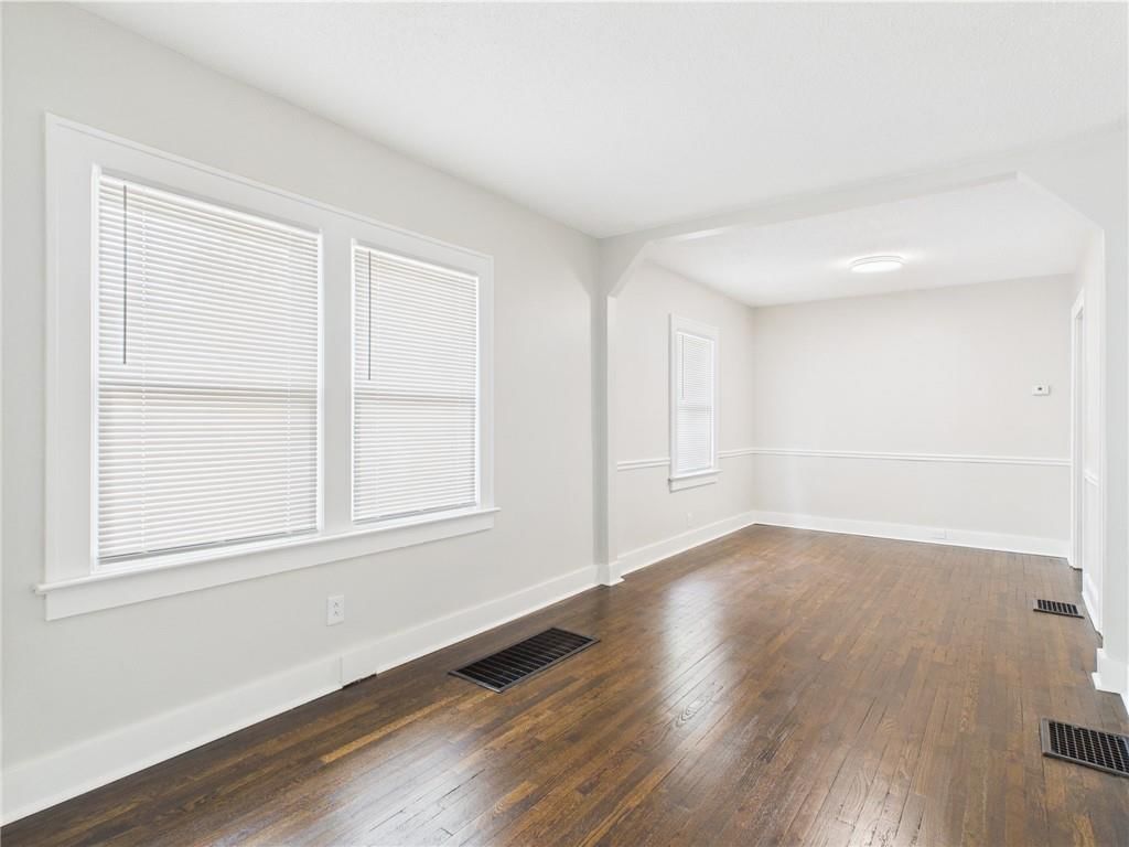 805 Beacon Avenue — photo 4
