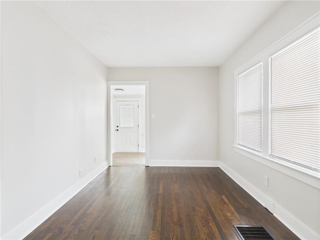 805 Beacon Avenue — photo 5
