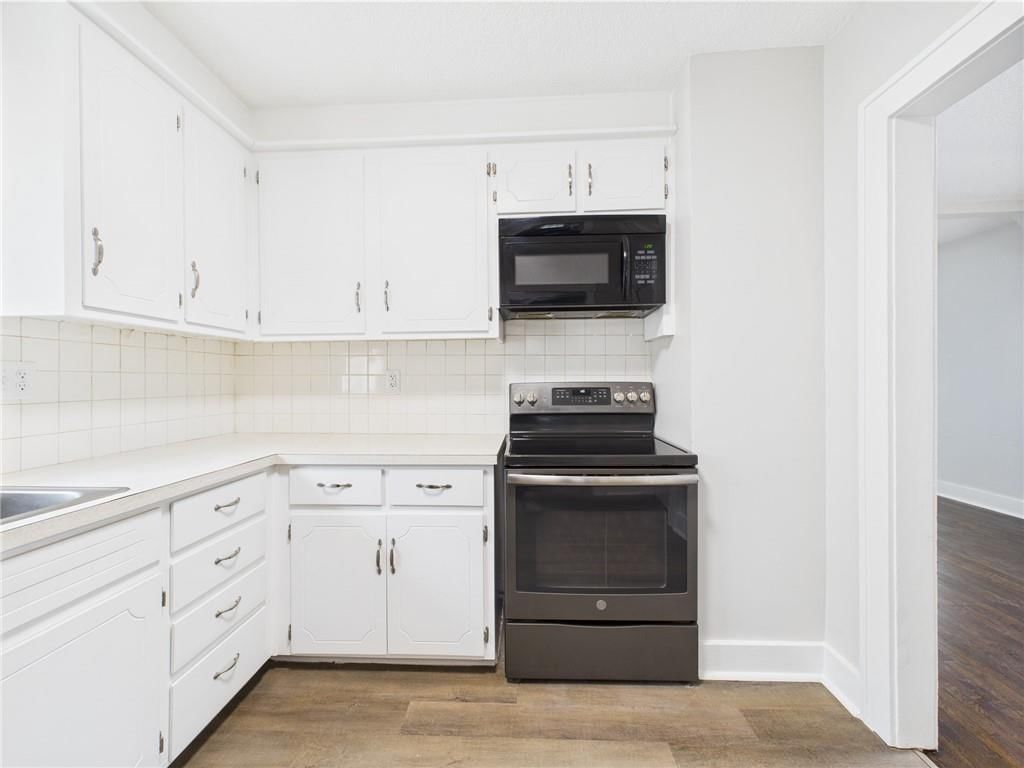 805 Beacon Avenue — photo 10