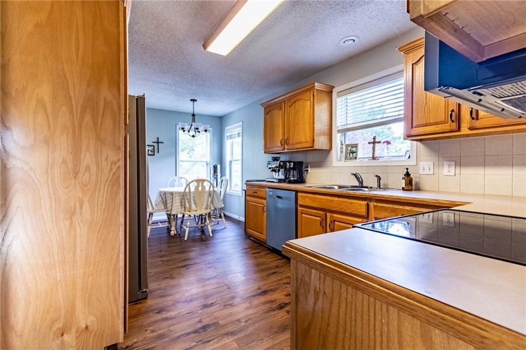 816 Hazelwood Court — photo 15