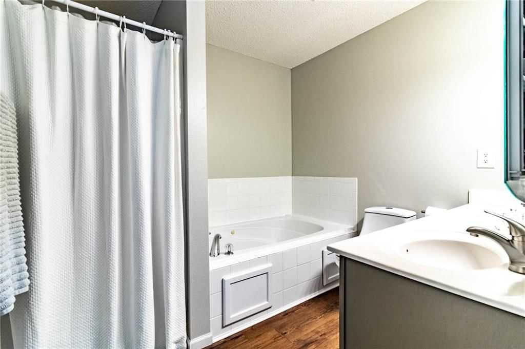 816 Hazelwood Court — photo 27