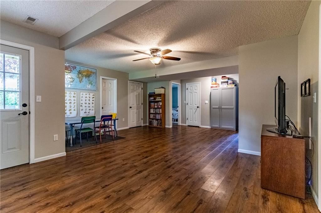 816 Hazelwood Court — photo 30