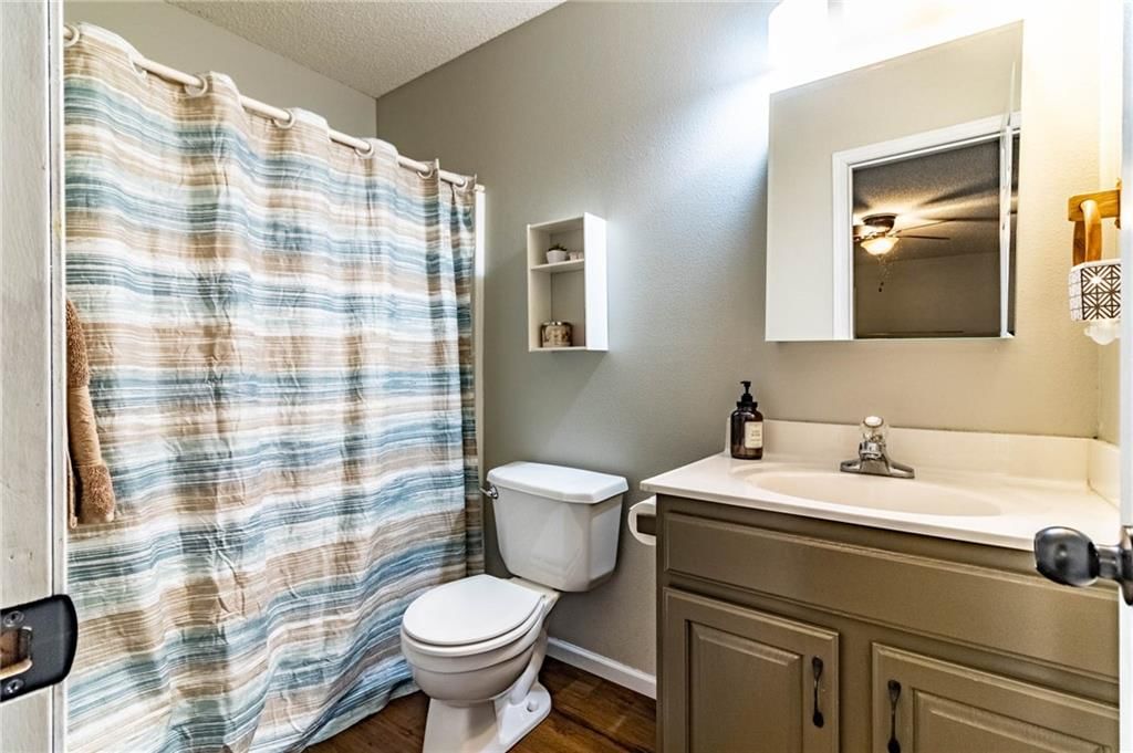 816 Hazelwood Court — photo 34