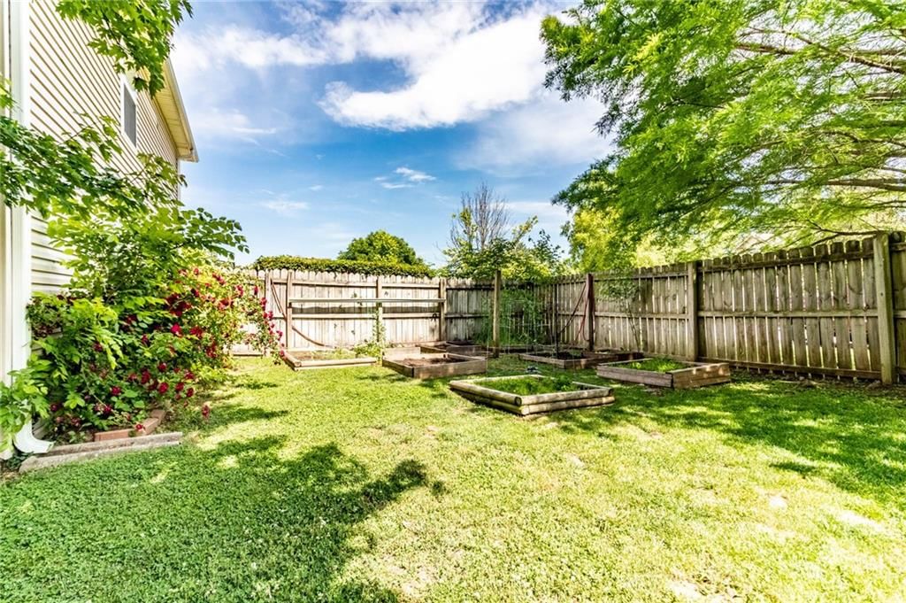 816 Hazelwood Court — photo 36