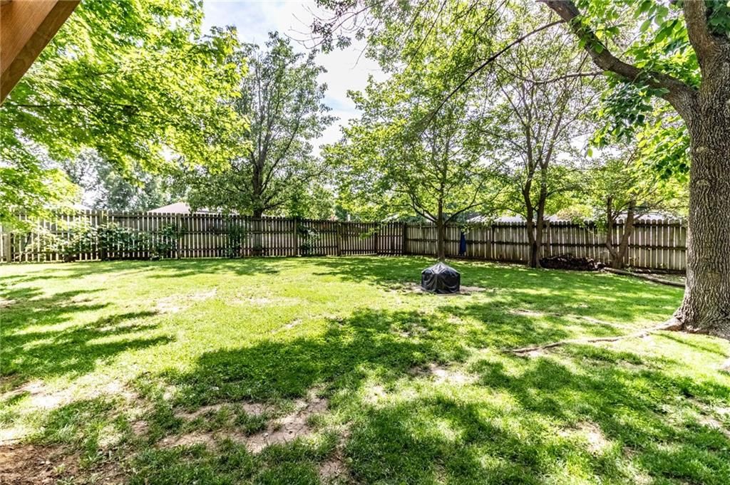 816 Hazelwood Court — photo 42