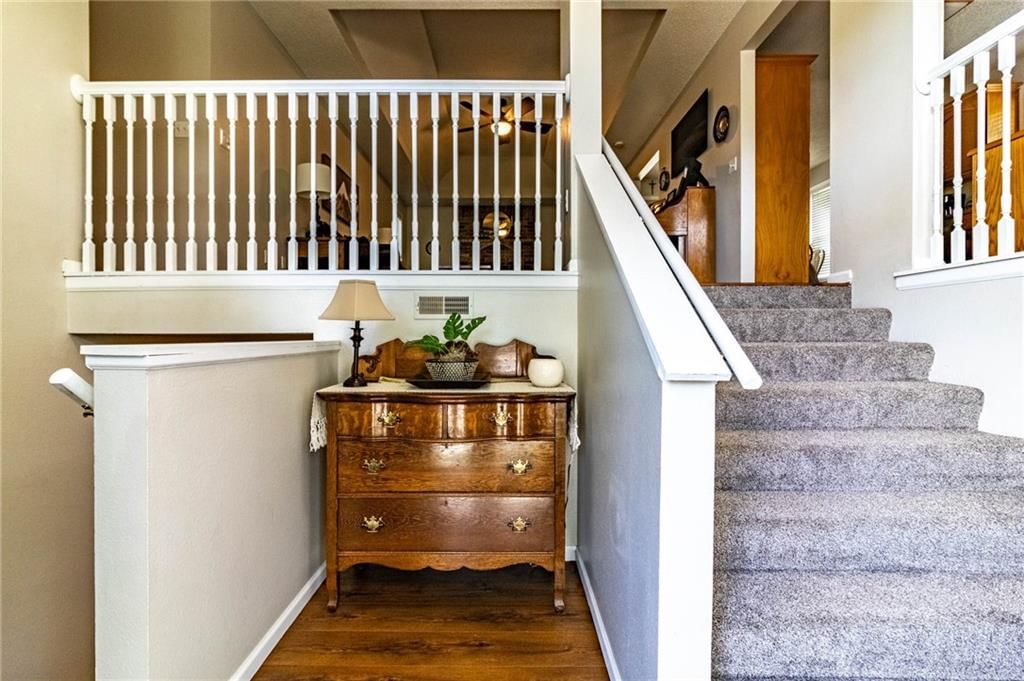 816 Hazelwood Court — photo 7