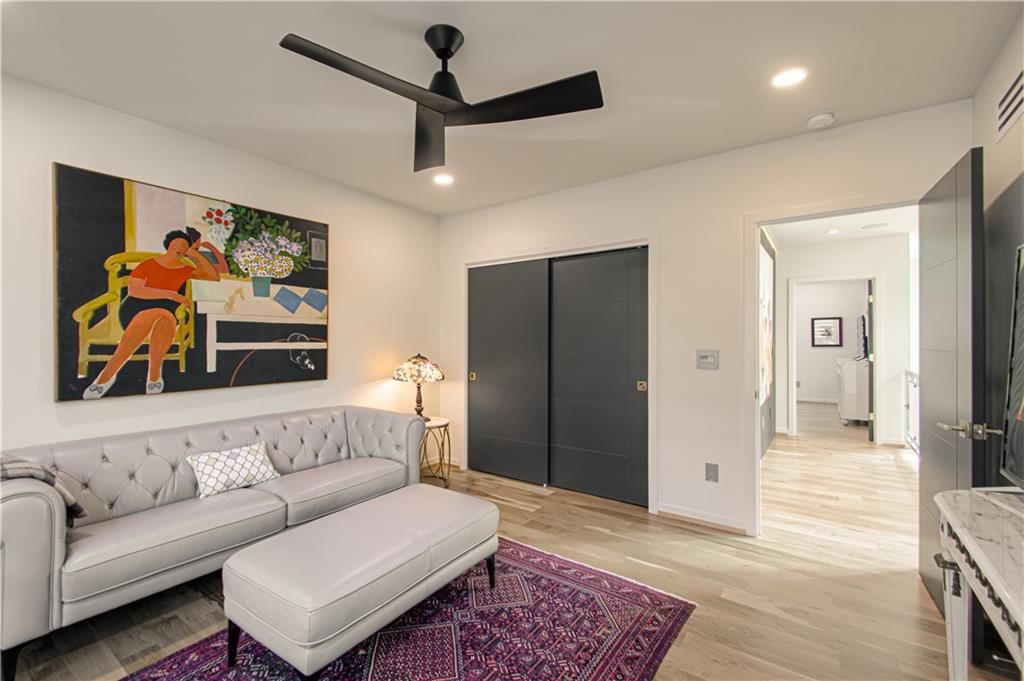 4620 Genessee Street — photo 34