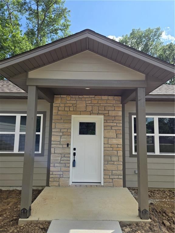 1101 Lakewood Drive — photo 3