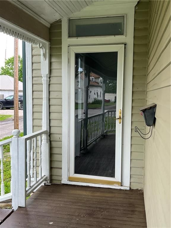 107 S Delaware Street — photo 2