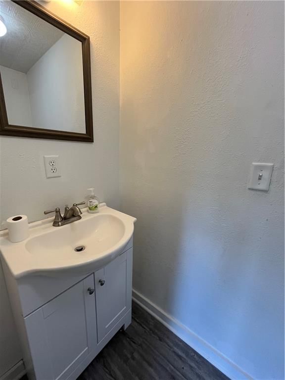 107 S Delaware Street — photo 16