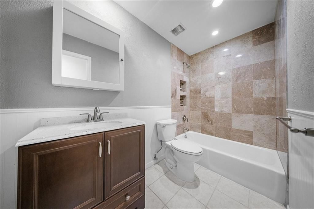 10052 ROSEHILL Road — photo 16