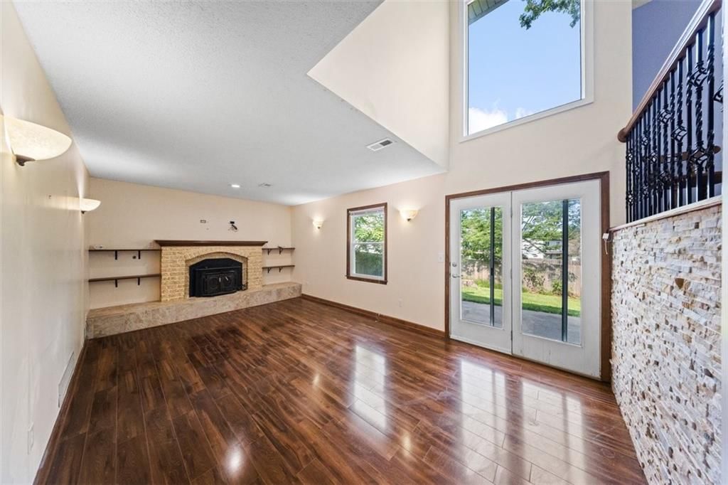 10052 ROSEHILL Road — photo 5