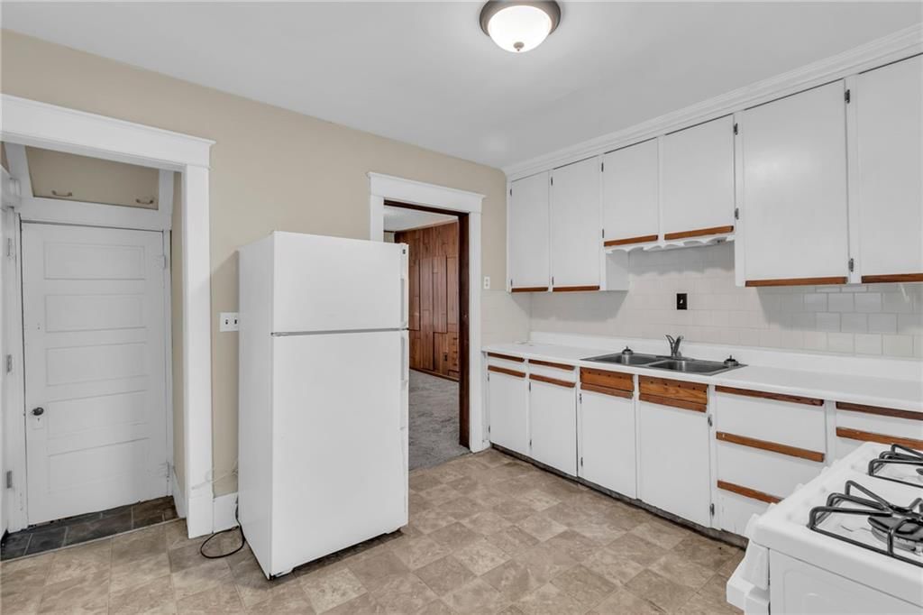 1403 S STERLING Avenue — photo 12