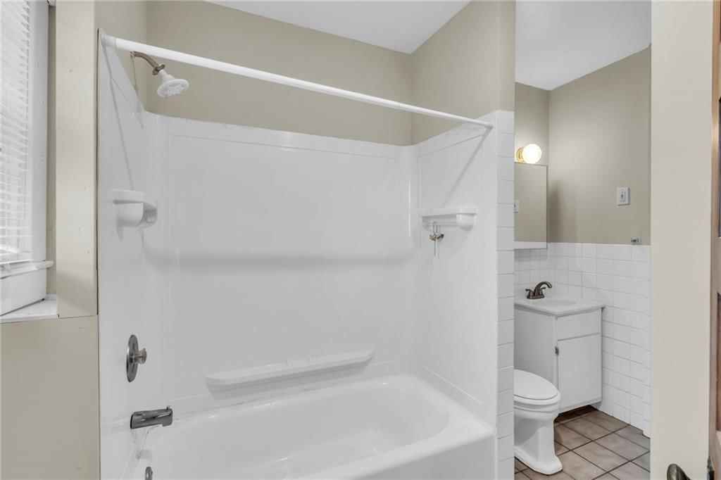 1403 S STERLING Avenue — photo 16