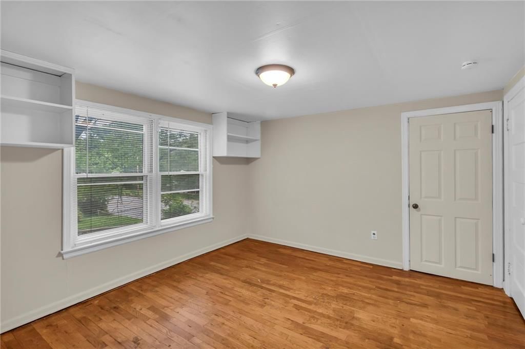 1403 S STERLING Avenue — photo 17