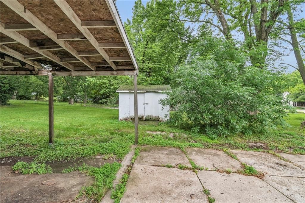 1403 S STERLING Avenue — photo 24