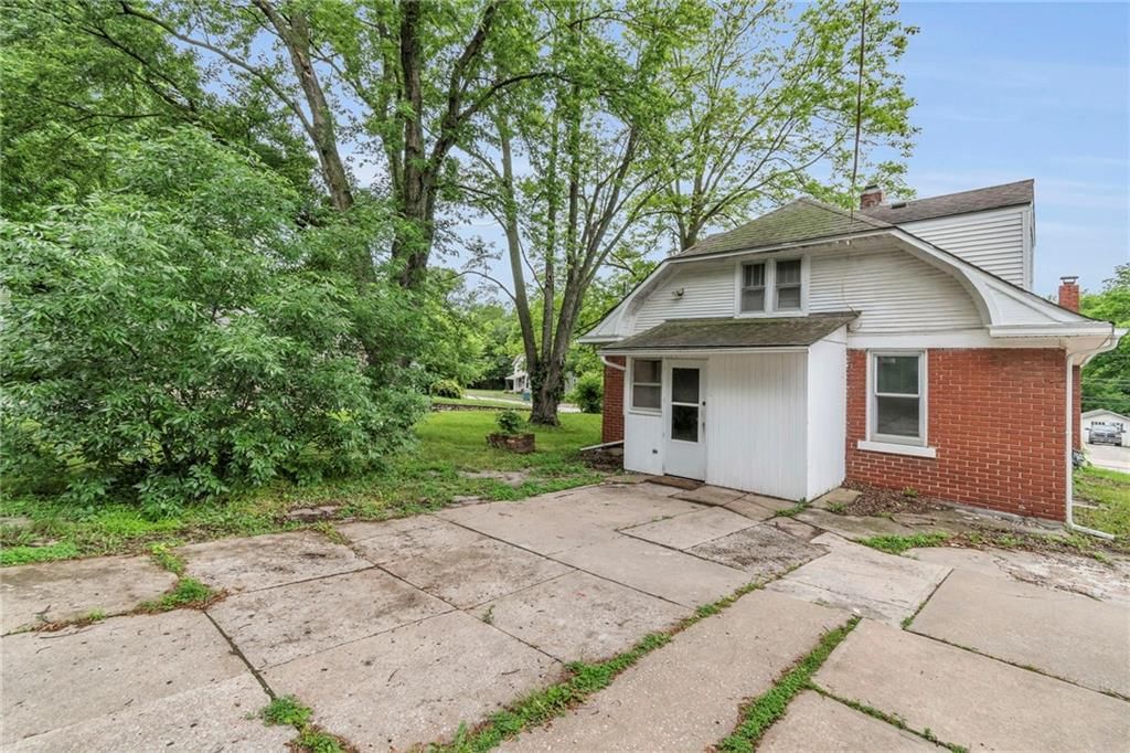 1403 S STERLING Avenue — photo 25