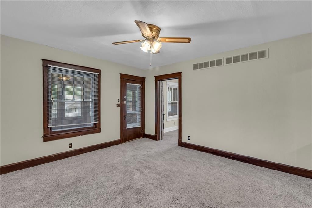 1403 S STERLING Avenue — photo 5