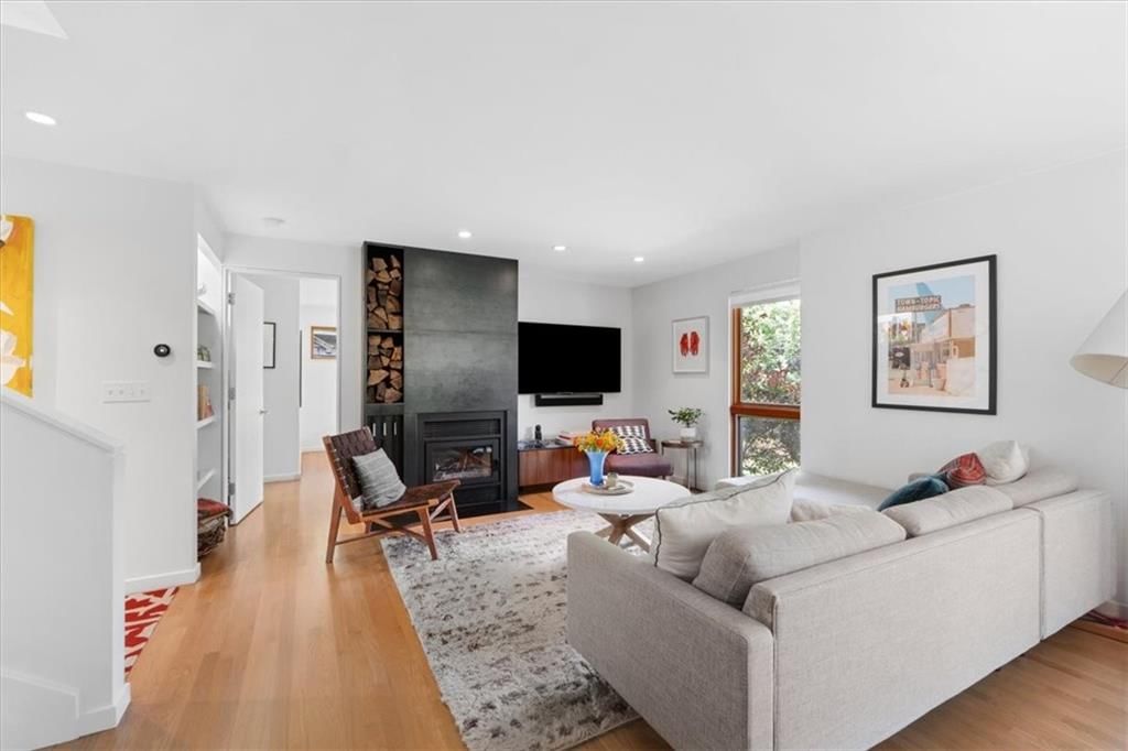 8308 Meadow Lane — photo 8