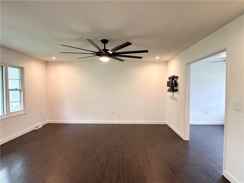 609 N Broadway Street — photo 11