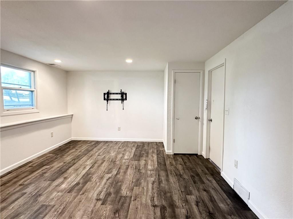 609 N Broadway Street — photo 17