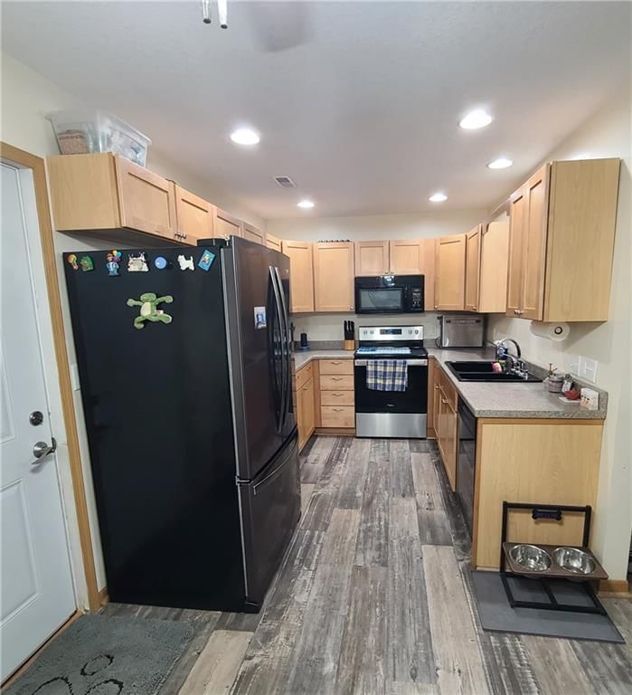1525 DUNCAN Street — photo 22