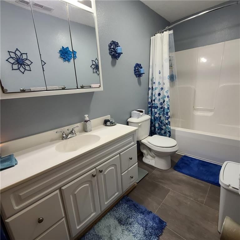1525 DUNCAN Street — photo 4