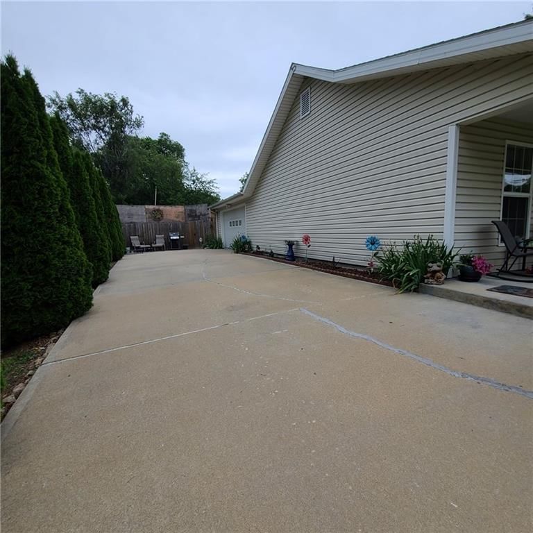1525 DUNCAN Street — photo 10