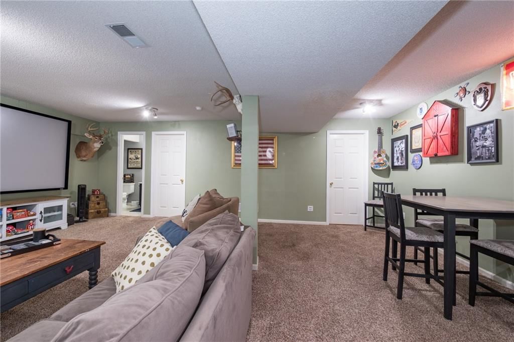 8601 England Street — photo 49