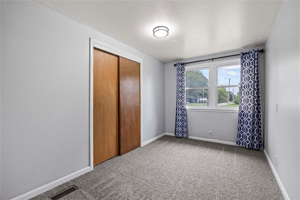 301 E 3rd Street — photo 16