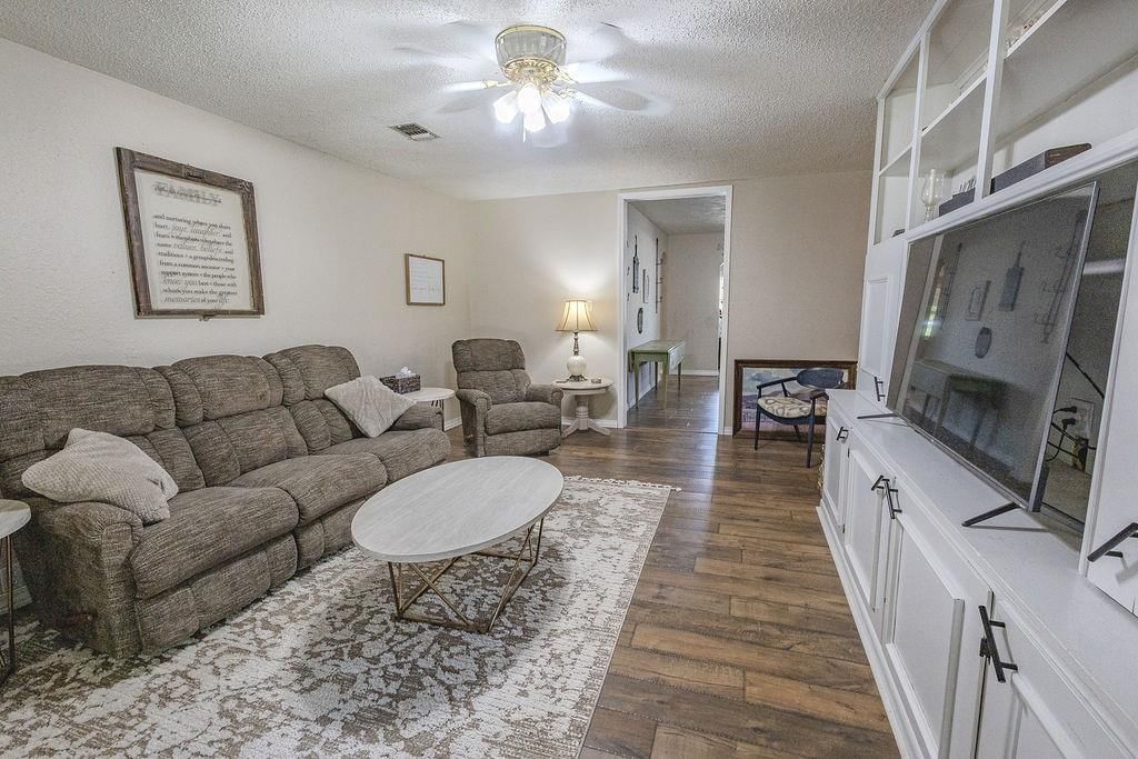 3005 W 8th Street — photo 11