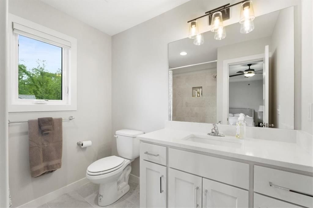 5746 N Revere Avenue — photo 36
