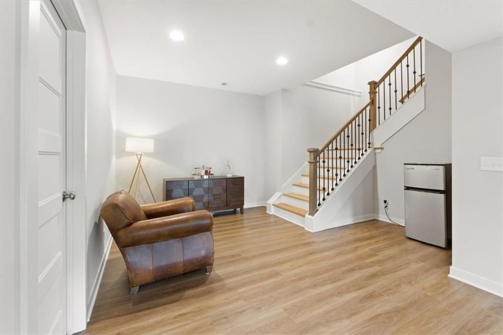 5746 N Revere Avenue — photo 42