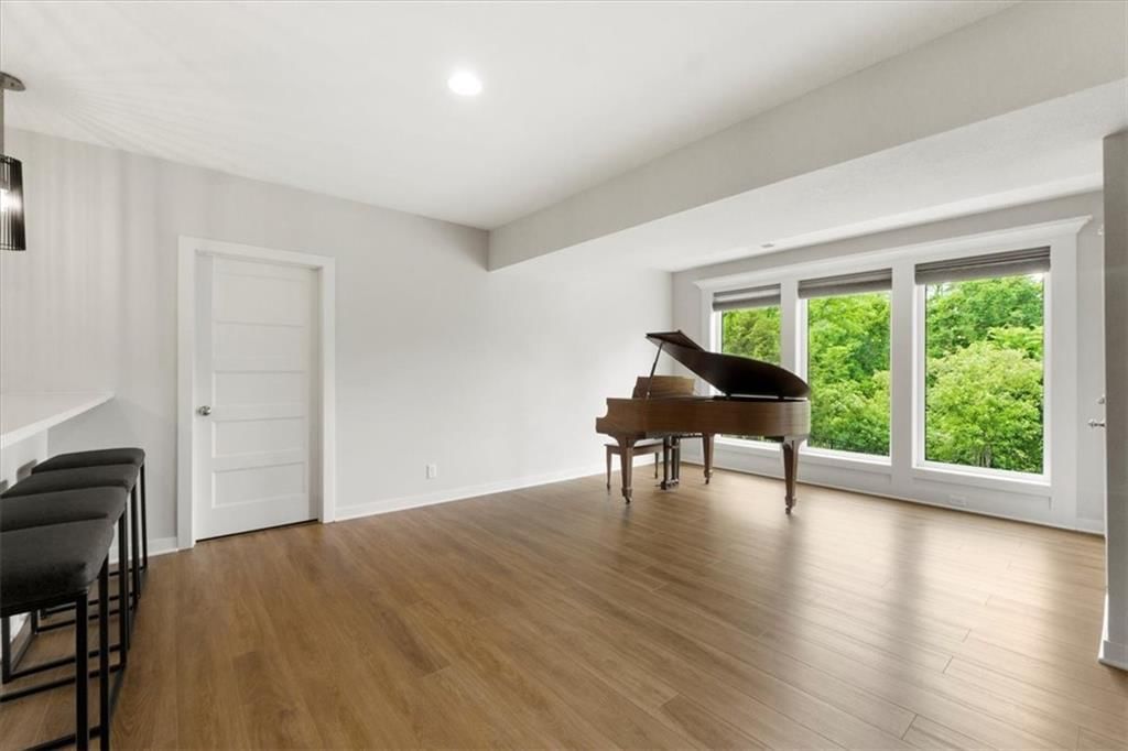 5746 N Revere Avenue — photo 45
