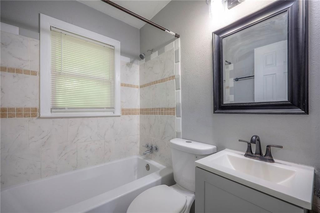 918 Waverly Avenue — photo 9