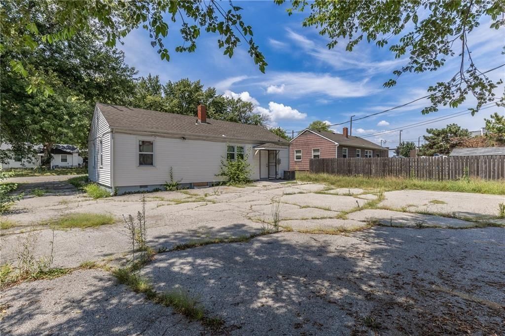 7001 Hunter Street — photo 9